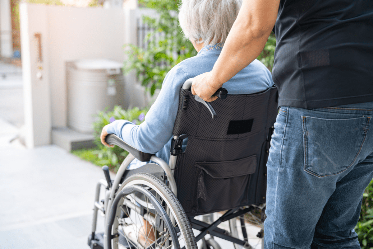 Taxi aide à la mobilité seniors : solution fiable et locale